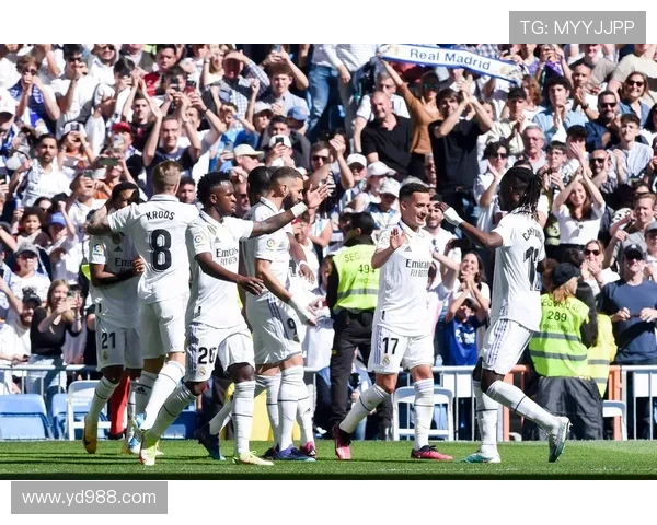 阿韦洛亚定首发三大中场亮相